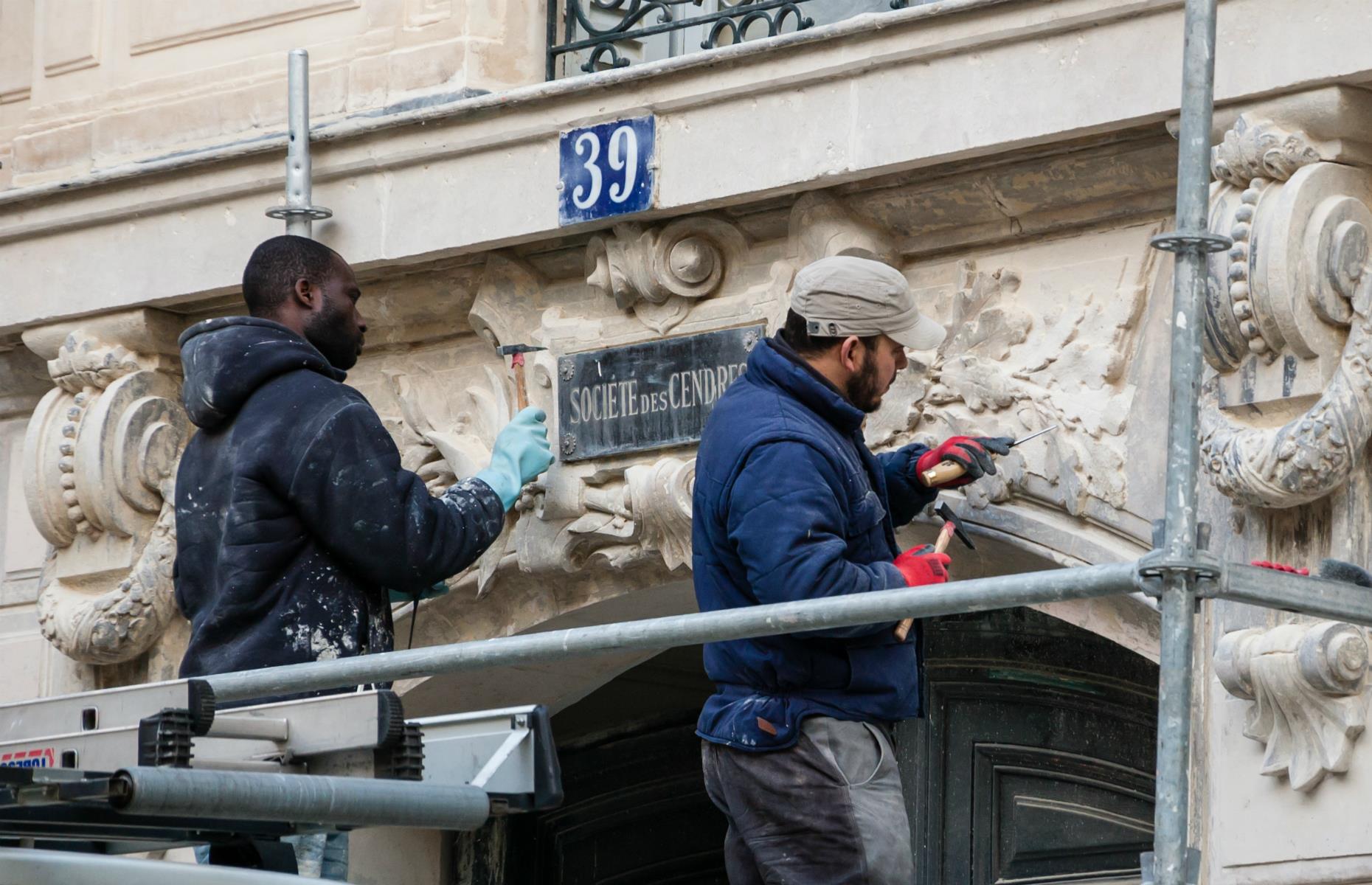 32nd: France – 29.1 hrs/week